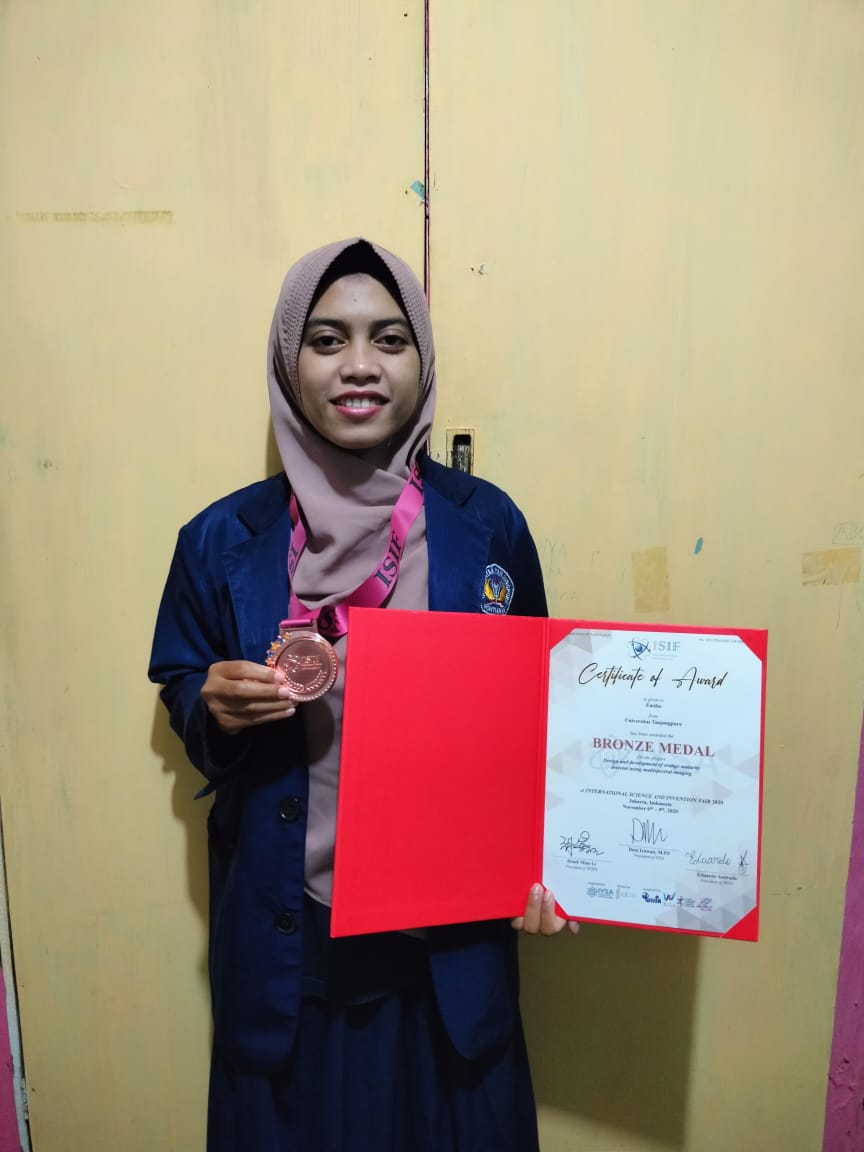 Dokumentasi Bersama Sertifikat dan Medali da5732eb