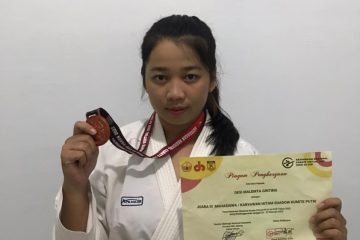 KEJUARAAN NASIONAL KARATE VIRTUAL 2022 DOJO 44 CUP, JUARA III SHADOW KUMITE PERORANGAN PUTRI